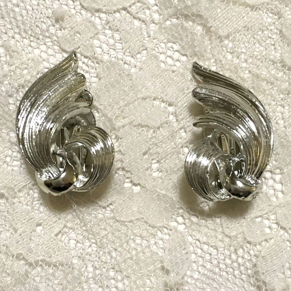 Vintage Lisner Earrings Clip Ons Silver Tone
